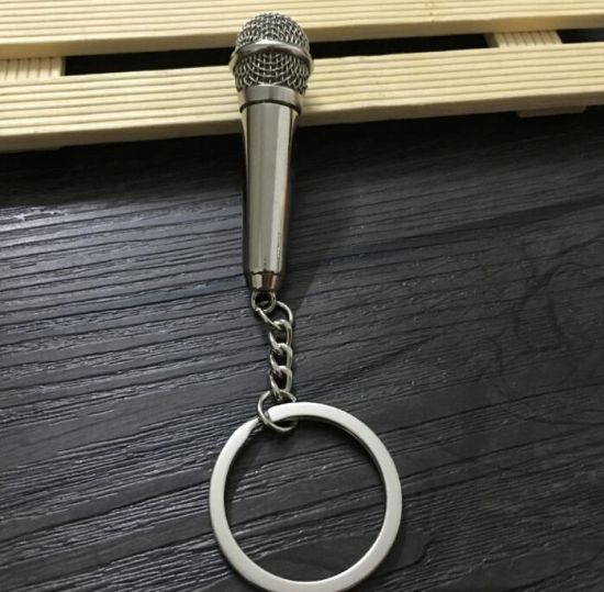 Llavero de micrófono de metal de venta caliente para regalo de promoción