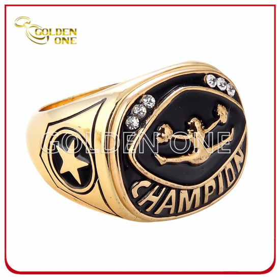 Creative Sport ellos animando el anillo de campeonato de metal.